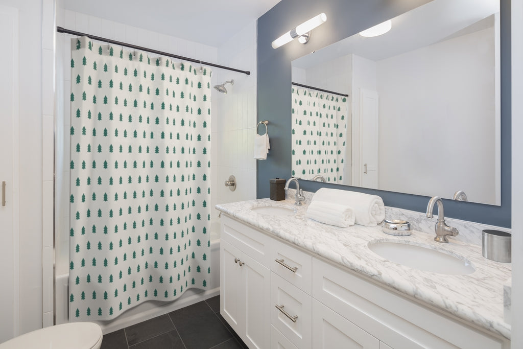 Christmas Tree Shower Curtain / White-Green